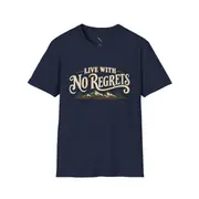 Camiseta unisex — frase «Live With No Regrets» con montañas nevadas — Foto 10 de 11
